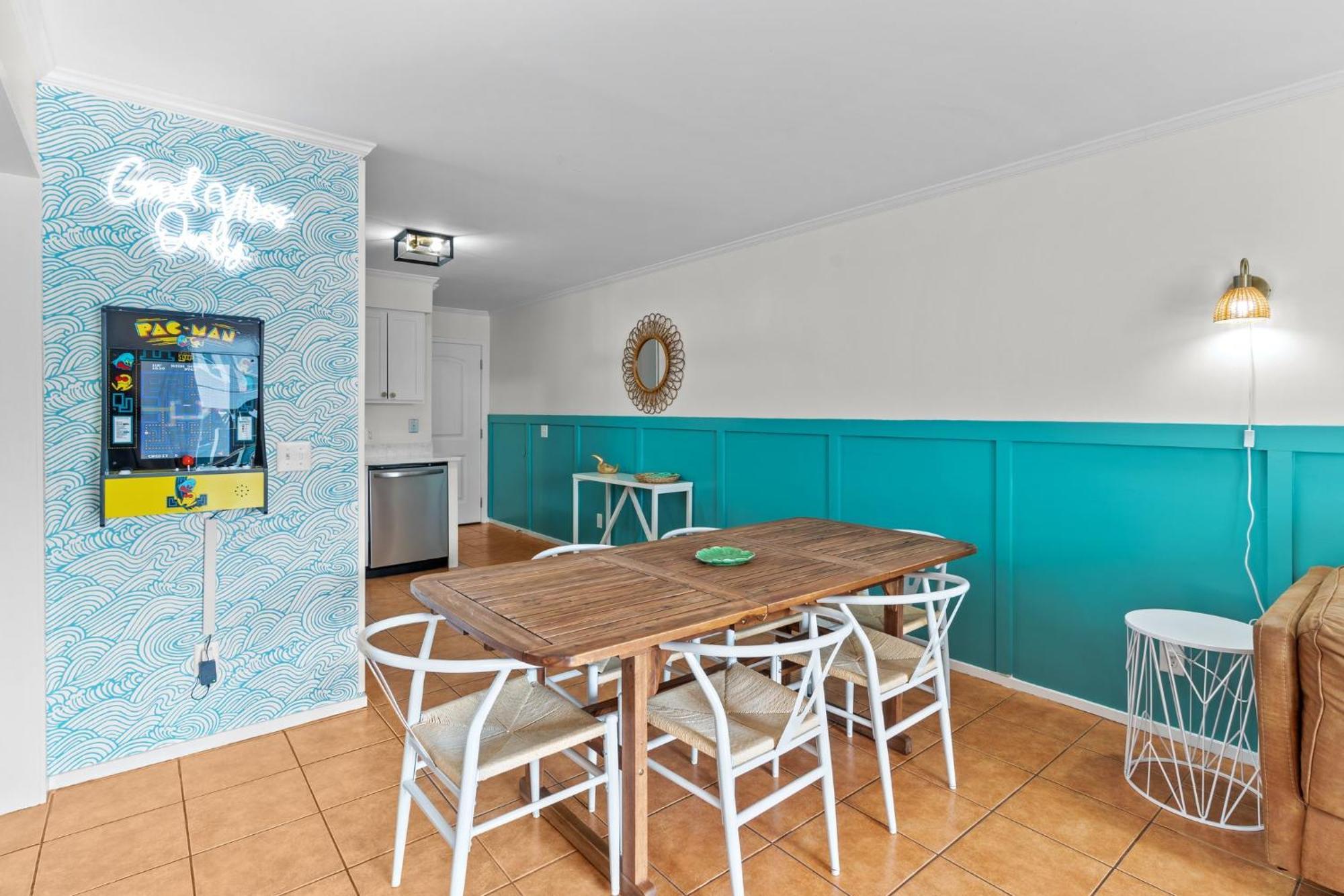 Hang Ten Hideaway, Pool, Condo, Parking - 6 Person Max Occupancy Carolina Beach Buitenkant foto