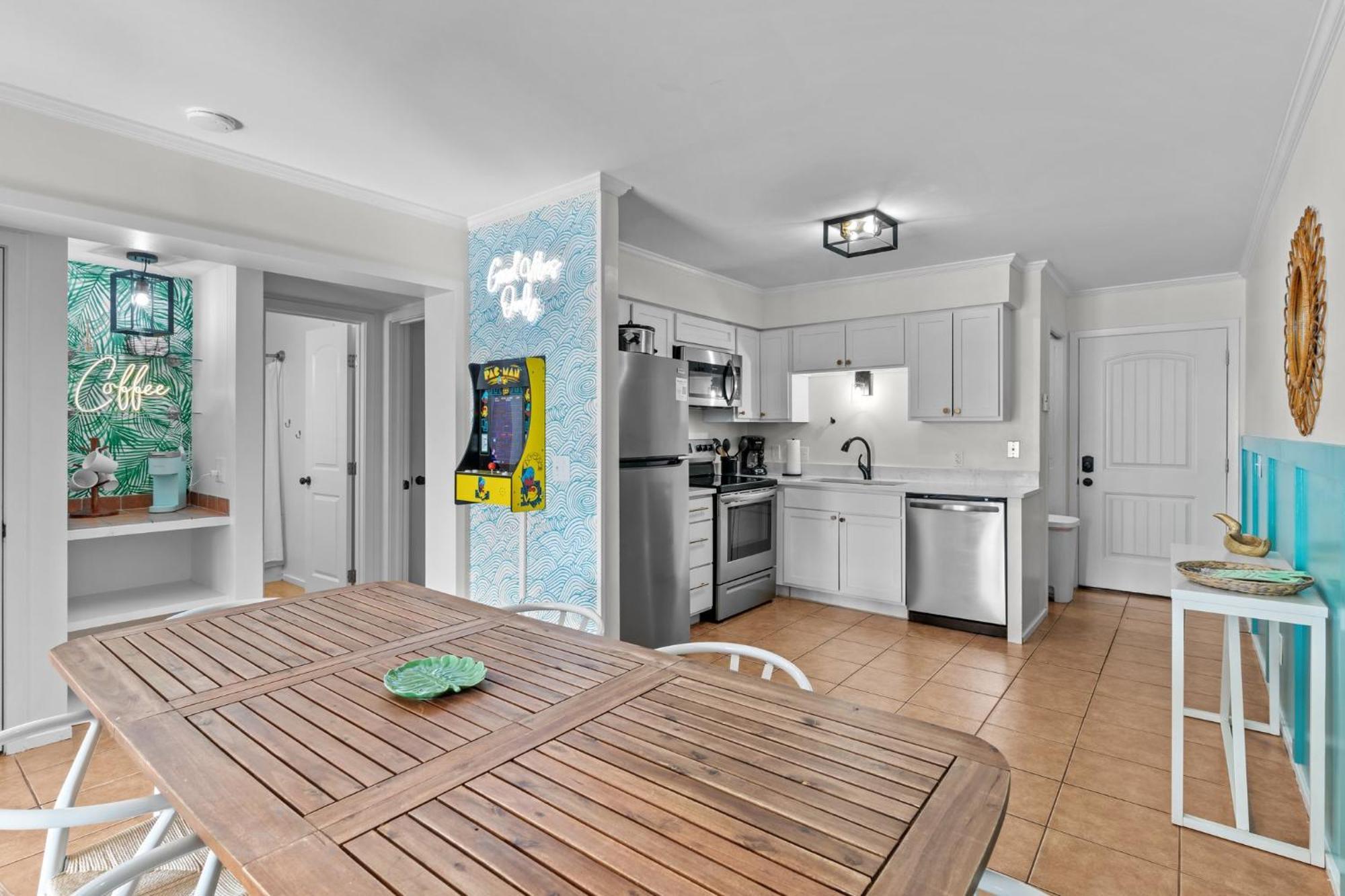 Hang Ten Hideaway, Pool, Condo, Parking - 6 Person Max Occupancy Carolina Beach Buitenkant foto