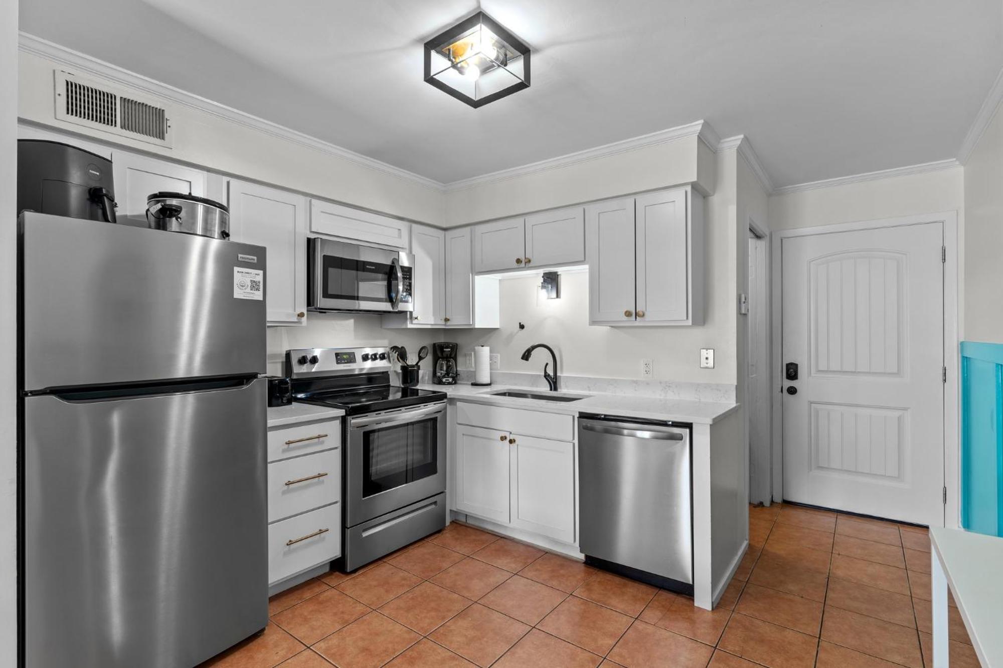 Hang Ten Hideaway, Pool, Condo, Parking - 6 Person Max Occupancy Carolina Beach Buitenkant foto
